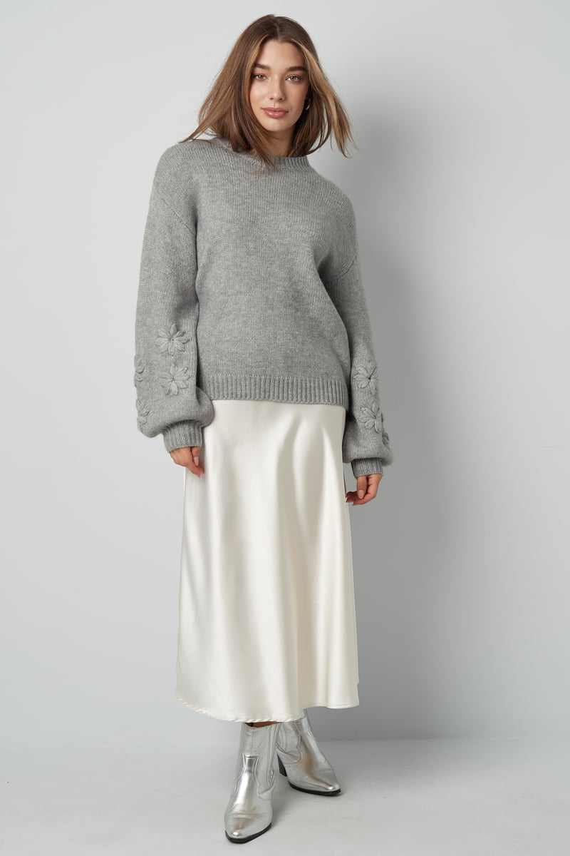 Lovely floral touch trui - grijs